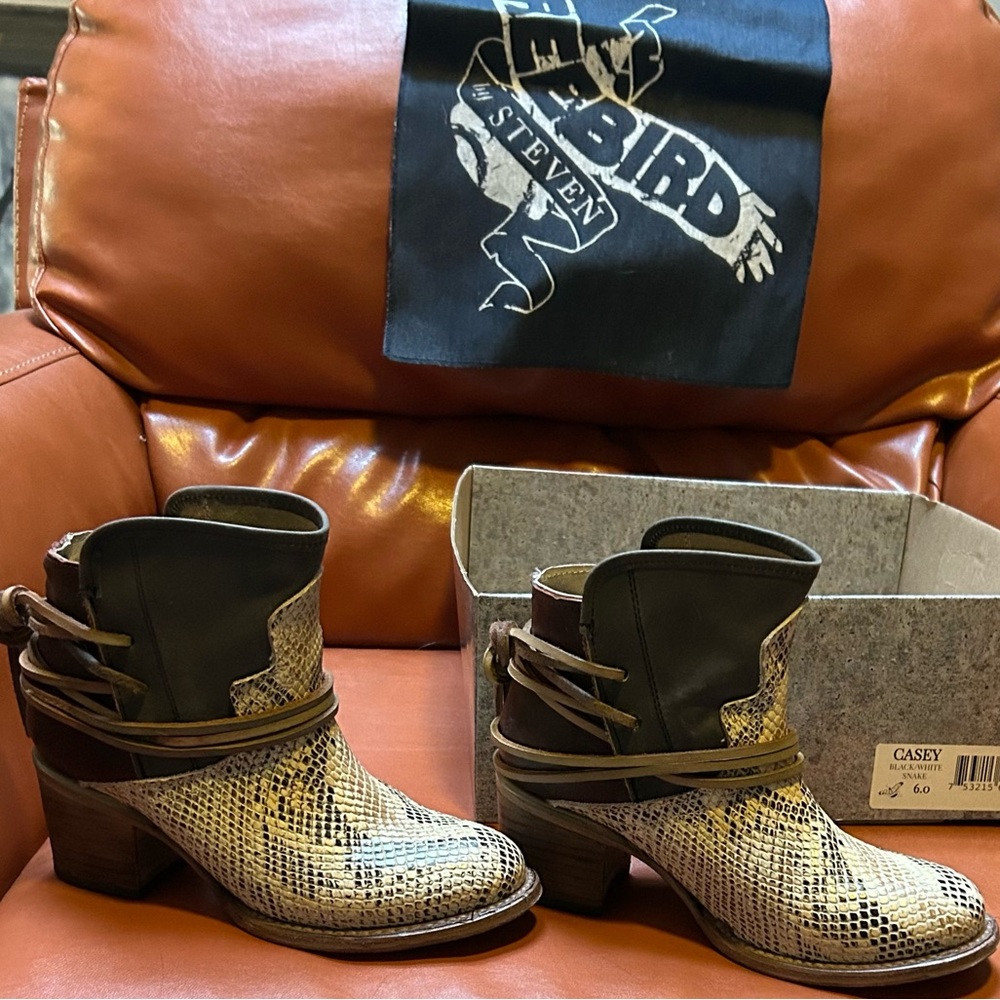 Freebird Casey boots - size 6.0